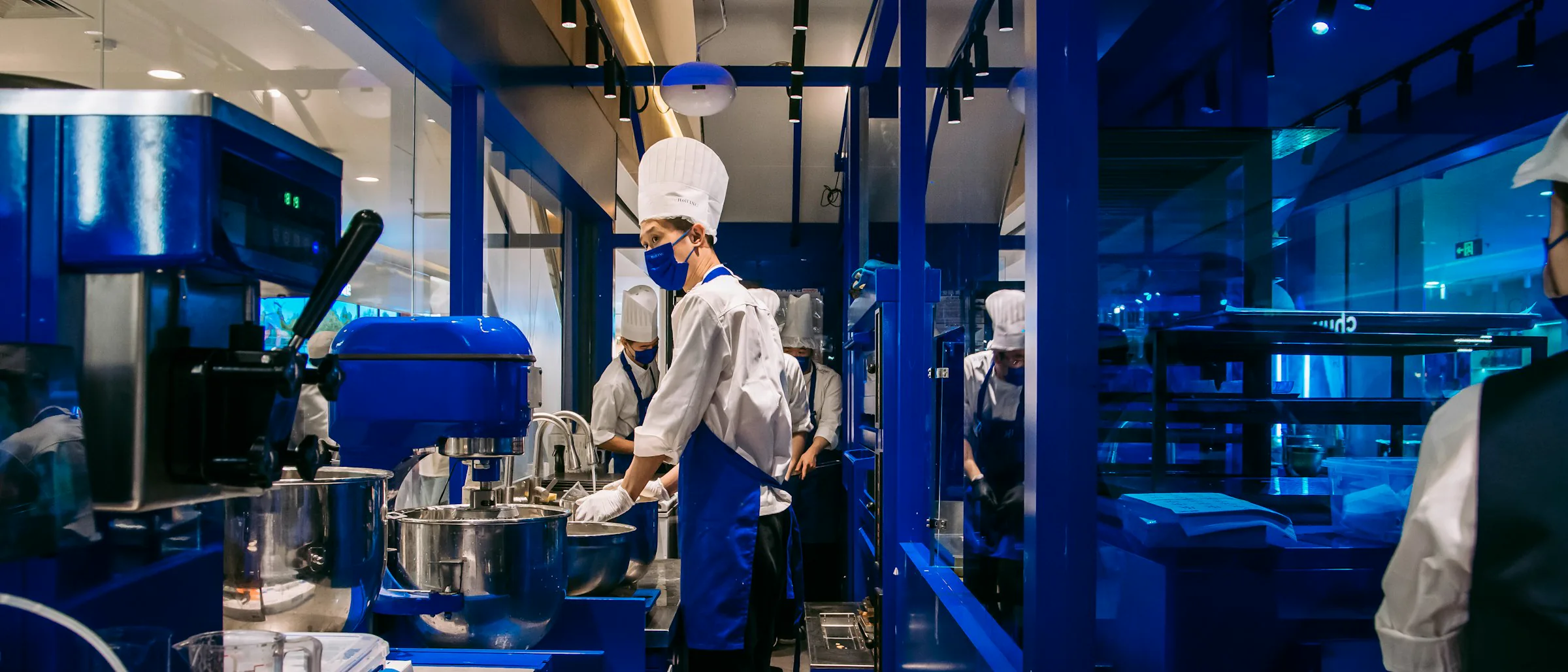 Continuous work inside a commercial kitchen